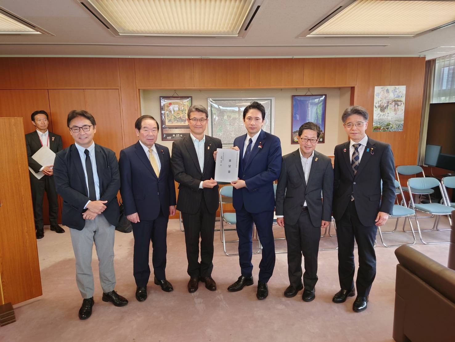 全国高速道路建設協議会 国土交通大臣政務官 申し入れ - けんざか茂範